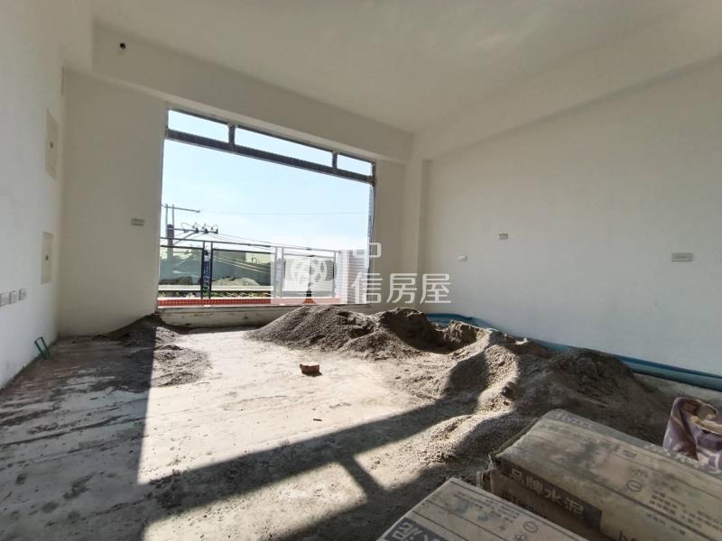 土庫全新車庫別墅房屋室內格局與周邊環境