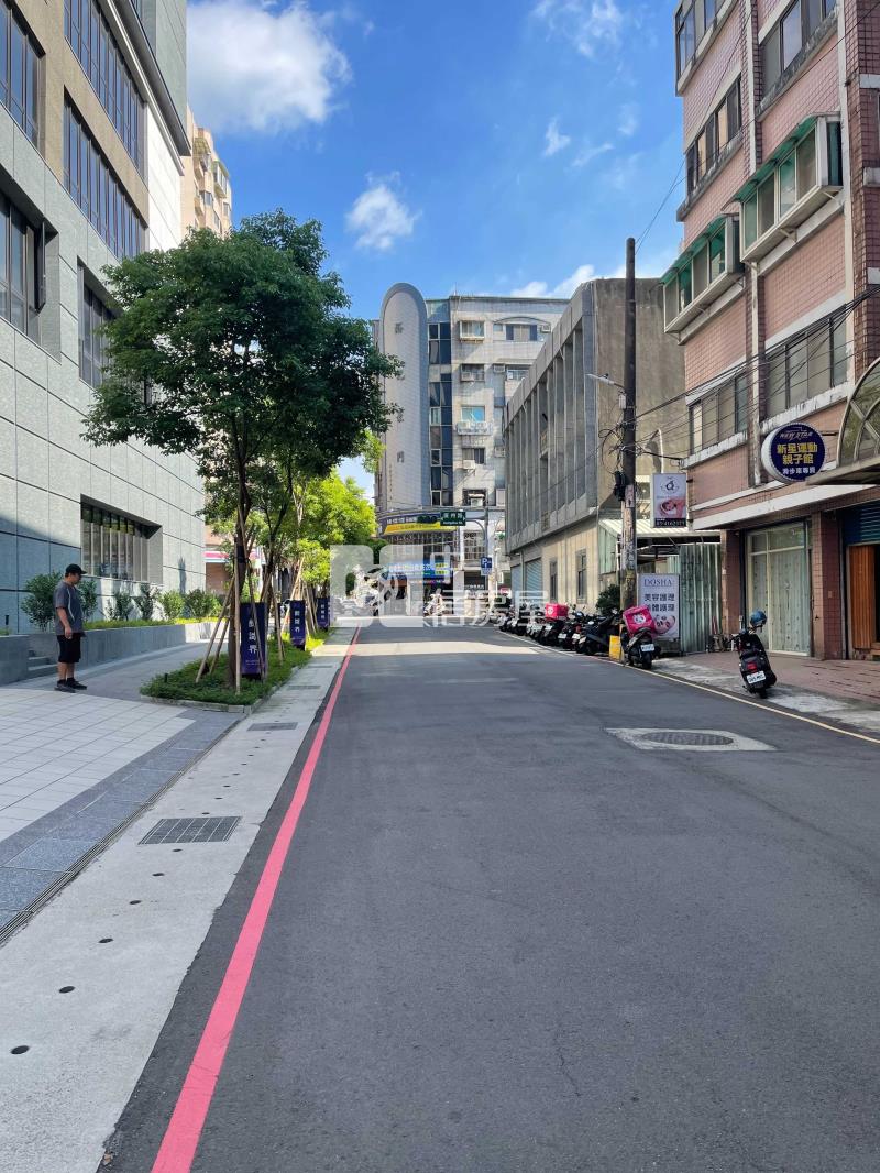 專任-中壢後站金店面房屋室內格局與周邊環境
