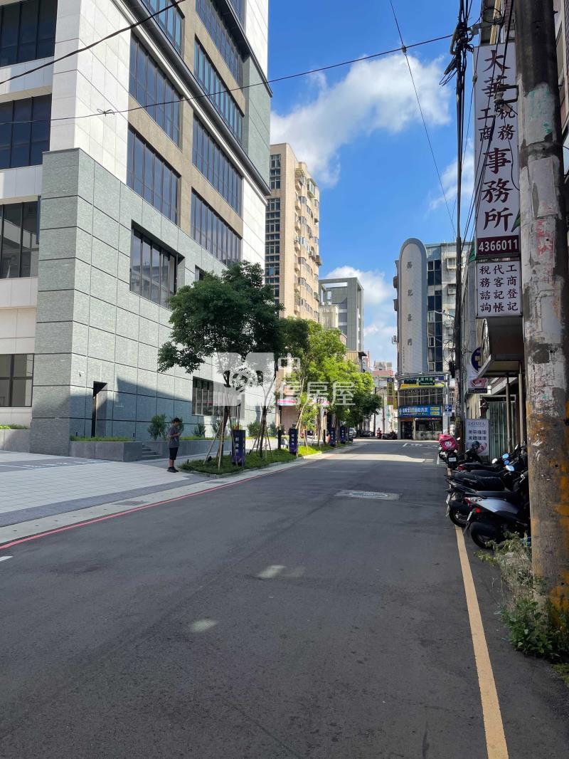專任-中壢後站金店面房屋室內格局與周邊環境