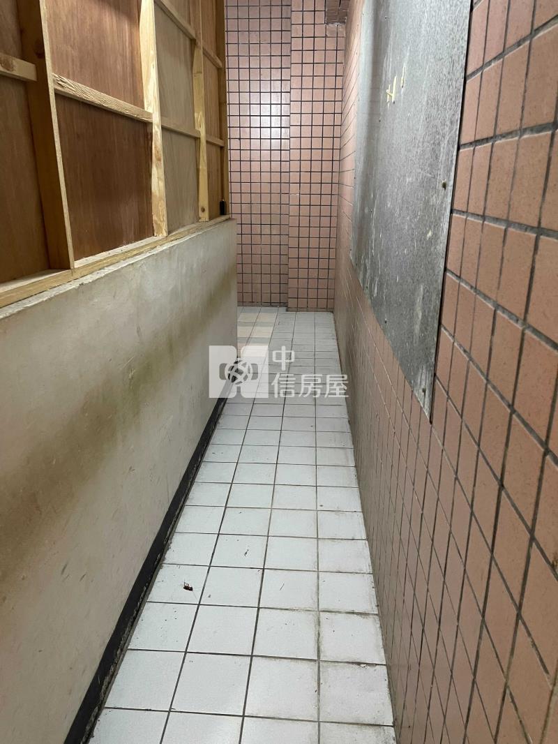 專任-中壢後站金店面房屋室內格局與周邊環境