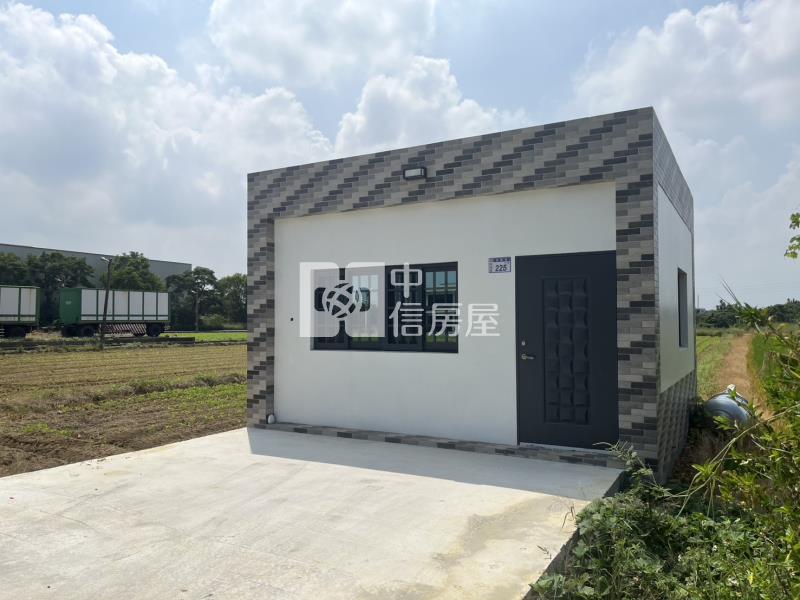 新屋全新合法漂亮資材室美農地房屋室內格局與周邊環境