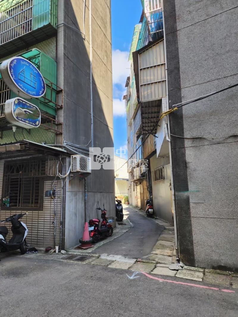 全新整理公寓2+1房房屋室內格局與周邊環境