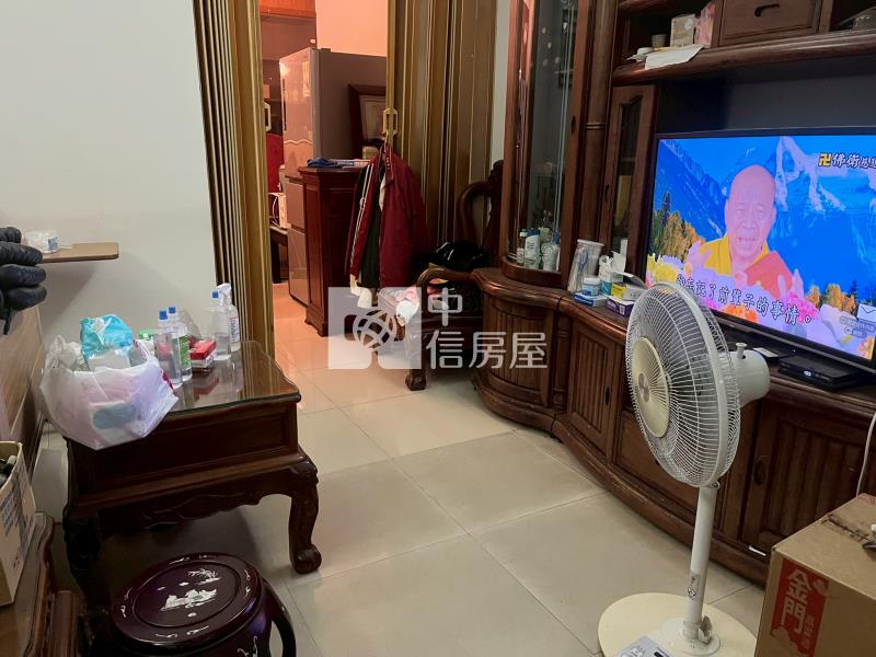啟英高中透天別墅房屋室內格局與周邊環境