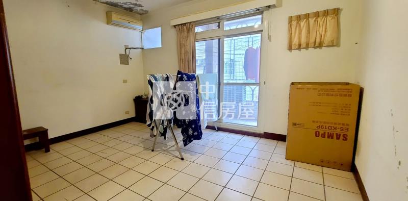 啟英高中透天別墅房屋室內格局與周邊環境