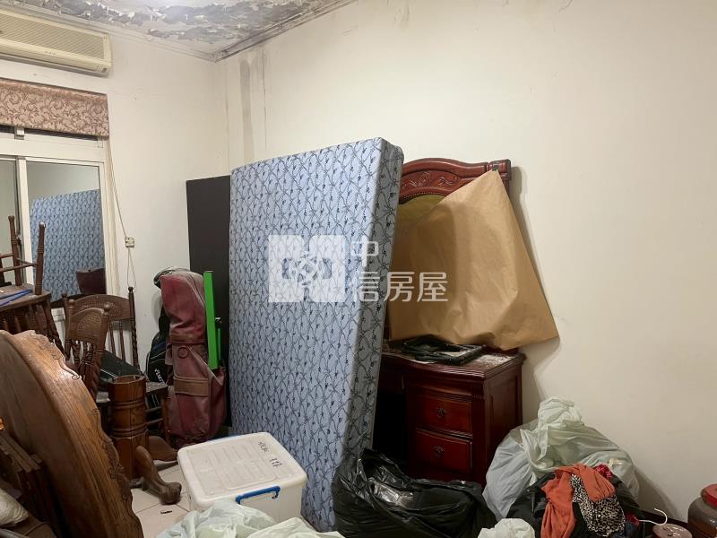 啟英高中透天別墅房屋室內格局與周邊環境