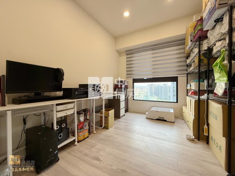 鉅虹嵐casa次頂樓精美3房+坡車房屋室內格局與周邊環境
