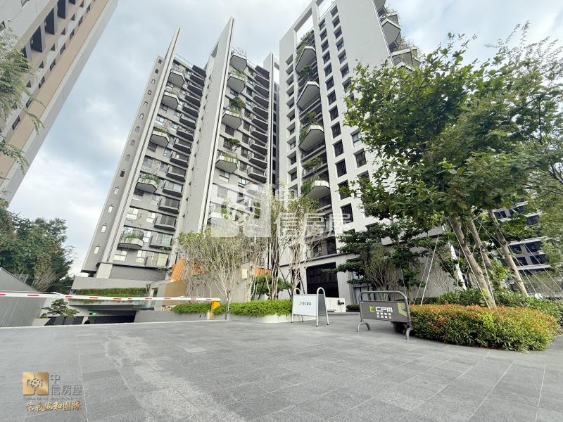 鉅虹嵐casa次頂樓精美3房+坡車房屋室內格局與周邊環境