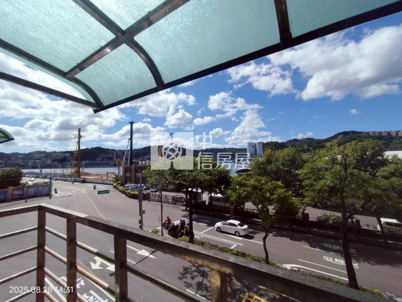 ●中正路時尚電梯三房房屋室內格局與周邊環境
