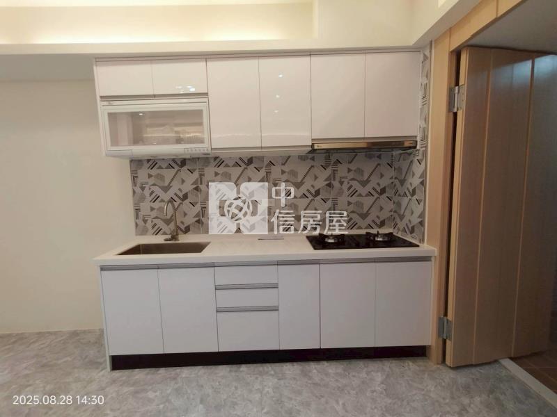 ●中正路時尚電梯三房房屋室內格局與周邊環境