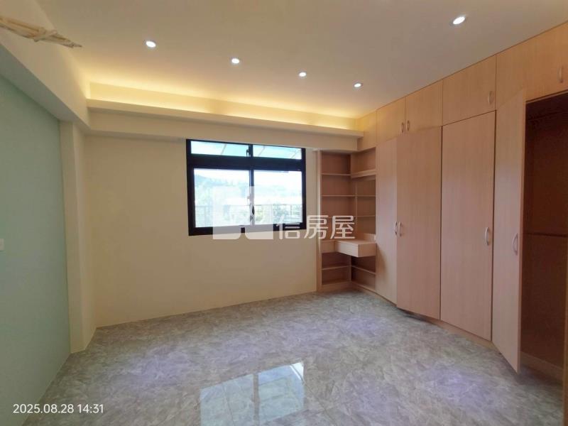 ●中正路時尚電梯三房房屋室內格局與周邊環境