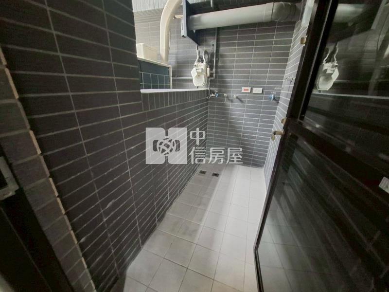 鴻邑璞麗三房平車房屋室內格局與周邊環境