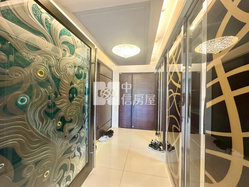 極光琉璃極美大三房房屋室內格局與周邊環境