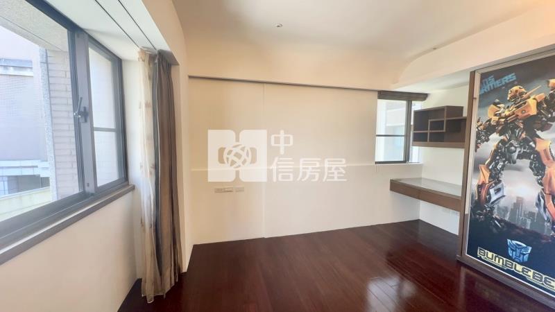 極光琉璃極美大三房房屋室內格局與周邊環境