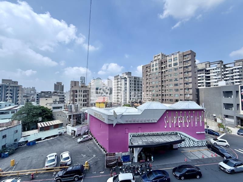 中國醫學院|柳川水岸小資族無障礙低公設低總價電梯兩房房屋室內格局與周邊環境
