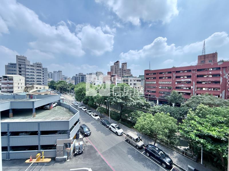 中國醫學院|柳川水岸小資族無障礙低公設低總價電梯兩房房屋室內格局與周邊環境