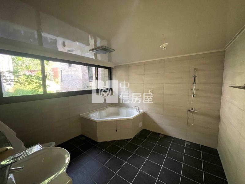 礁溪別墅區山景溫泉電梯別墅房屋室內格局與周邊環境