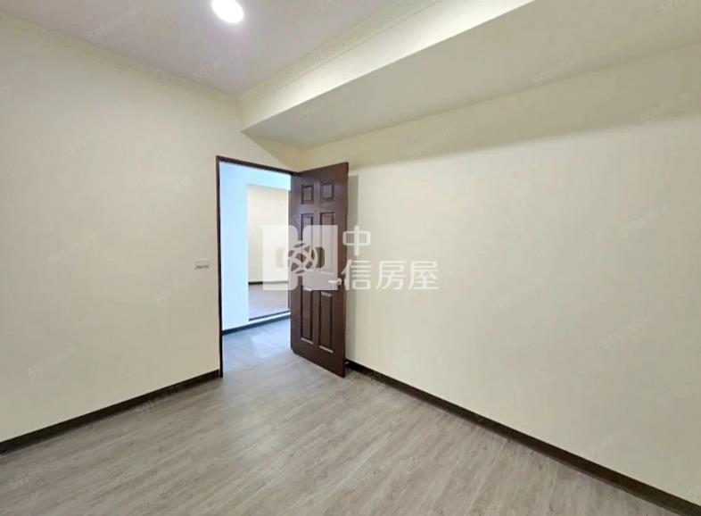 中壢交流道低總價三房美寓-3樓房屋室內格局與周邊環境