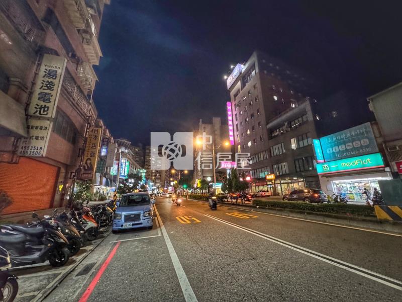 近內壢車站環東商圈有陽台景觀大套房房屋室內格局與周邊環境