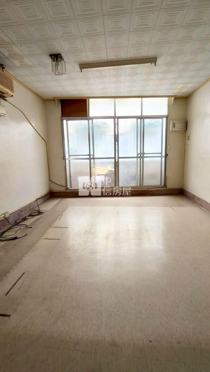 民生南路旁透天房屋室內格局與周邊環境