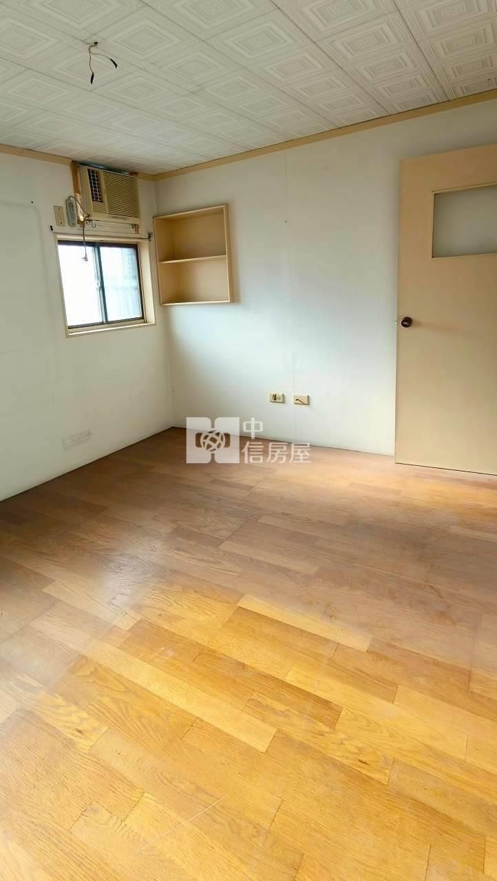 民生南路旁透天房屋室內格局與周邊環境