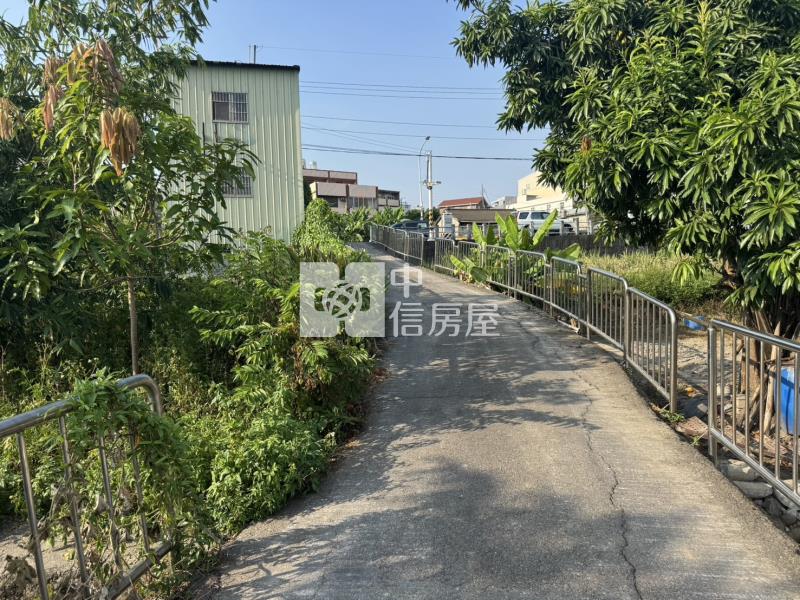 沙鹿近向上路便宜住二方正建地房屋室內格局與周邊環境