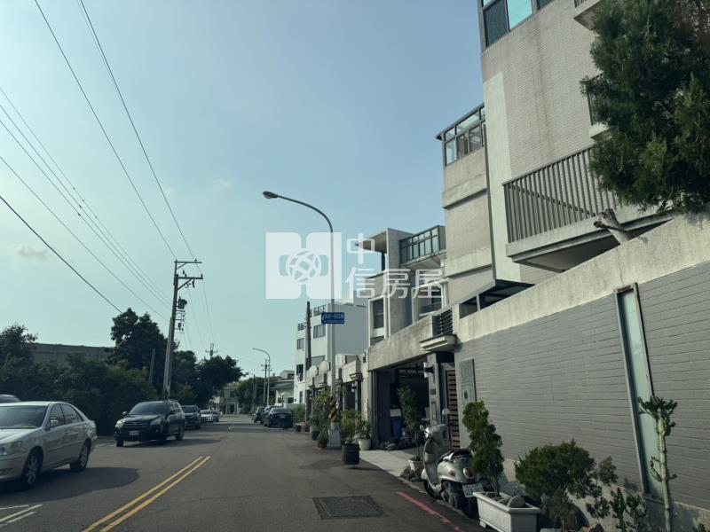 沙鹿近向上路便宜住二方正建地房屋室內格局與周邊環境