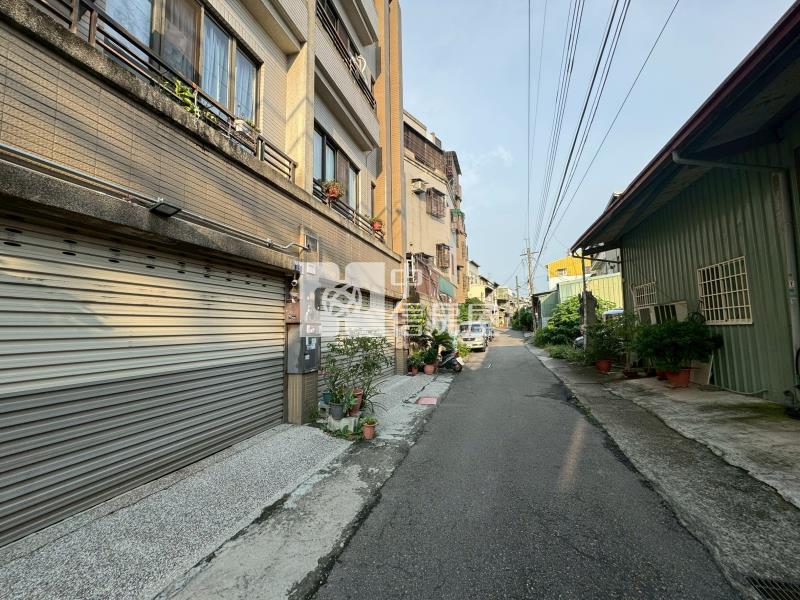 成功商圈9.4米大面寬建地房屋室內格局與周邊環境