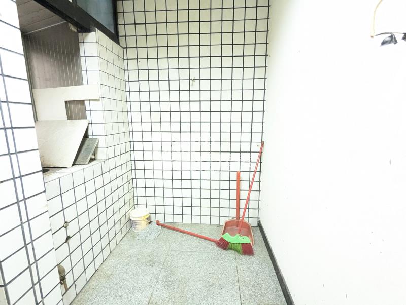A22捷運站.中美路商圈1樓開放式商辦房屋室內格局與周邊環境