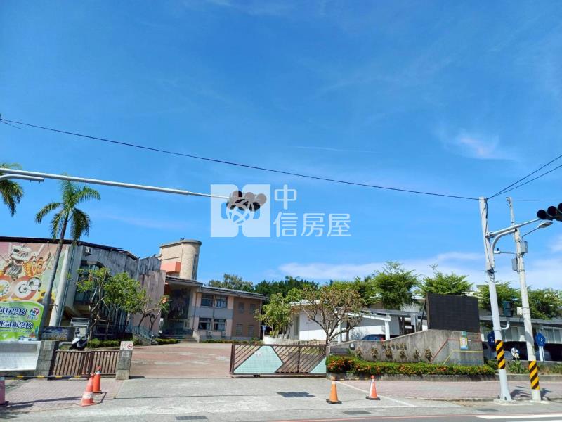 仁德保安大路旁透天厝房屋室內格局與周邊環境