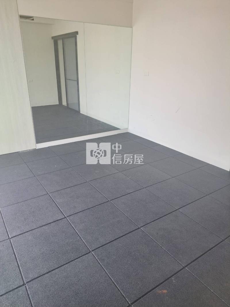 虎尾大屯輕屋齡別墅房屋室內格局與周邊環境