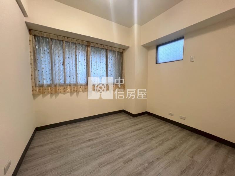 大里京華大三房+車位房屋室內格局與周邊環境