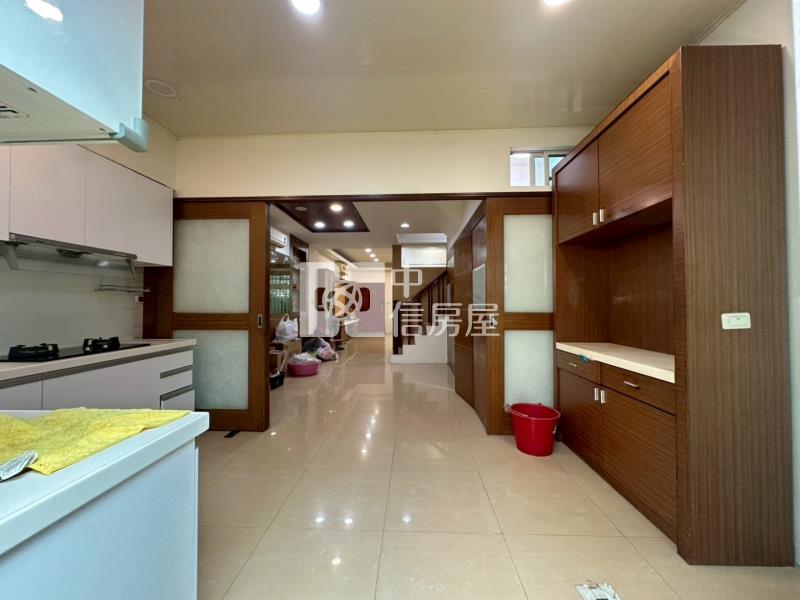 平鎮宋屋 / 冠鼎玫瑰花園別墅 / 鬧中取靜 / 乙種工業地房屋室內格局與周邊環境