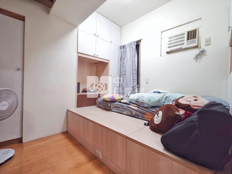 多情巨鎮精裝三房房屋室內格局與周邊環境