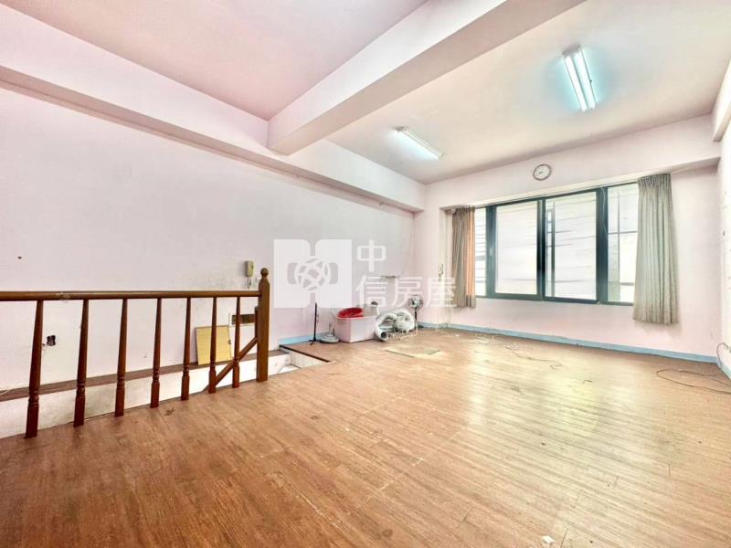 近旱溪夜市輕屋齡樓店房屋室內格局與周邊環境