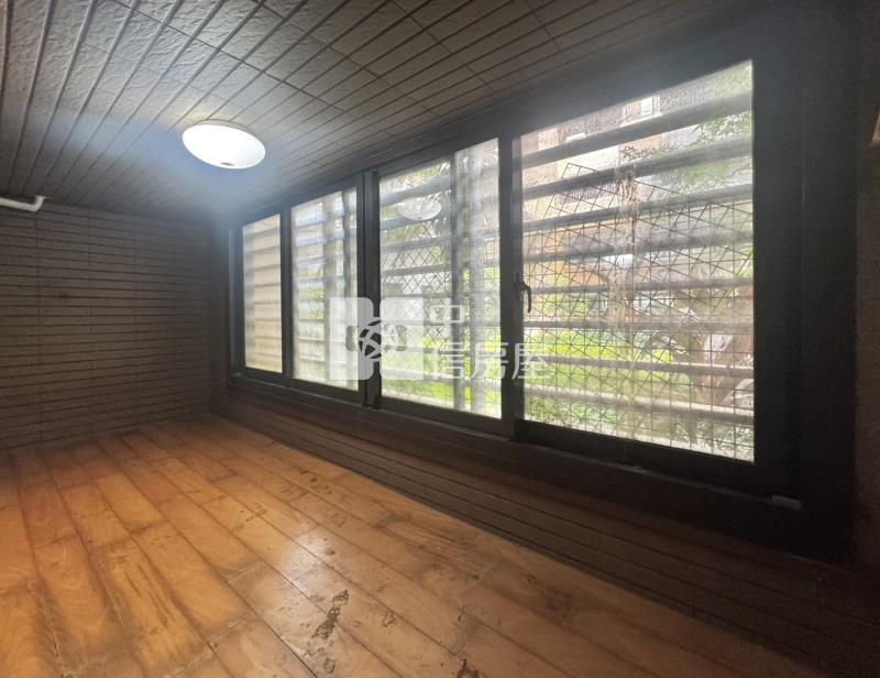 近旱溪夜市輕屋齡樓店房屋室內格局與周邊環境
