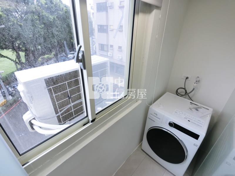 中國醫中正公園旁投報5%電梯滿租四套房房屋室內格局與周邊環境