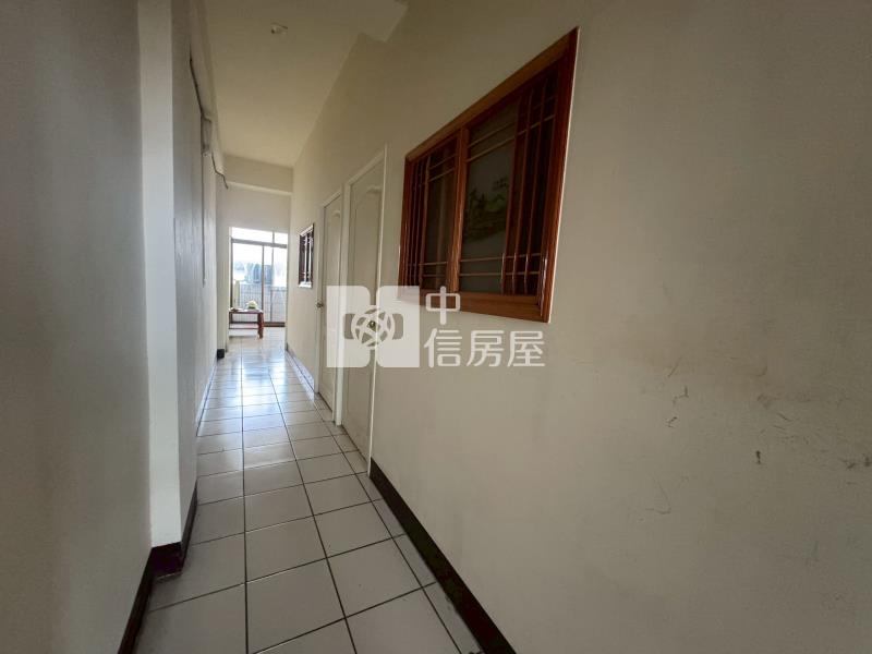 正振興路20米路賺錢金店面房屋室內格局與周邊環境