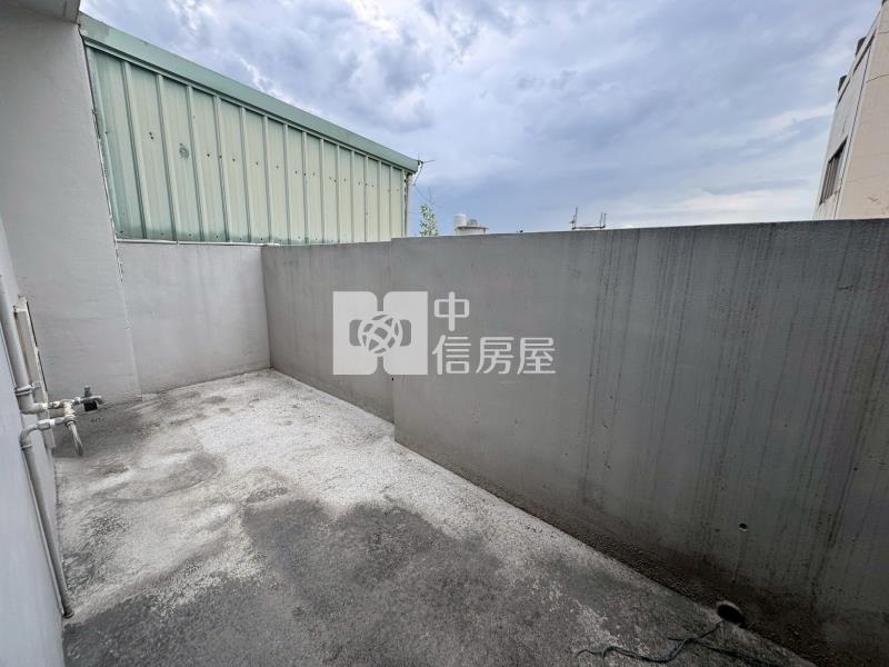 正振興路20米路賺錢金店面房屋室內格局與周邊環境