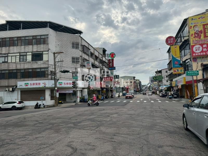 正振興路20米路賺錢金店面房屋室內格局與周邊環境