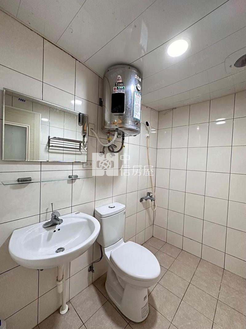 遠東SOGO旁靜巷三間美套房房屋室內格局與周邊環境