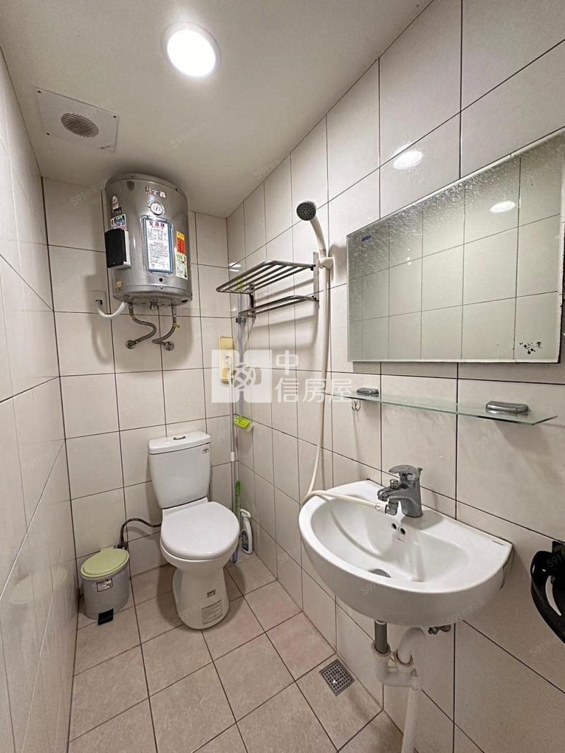 遠東SOGO旁靜巷三間美套房房屋室內格局與周邊環境