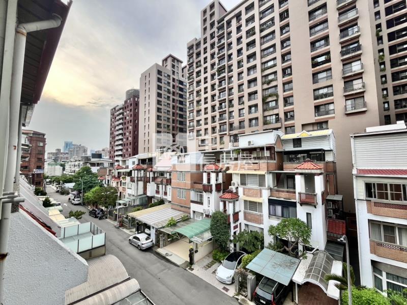 衛道新世界精裝美墅房屋室內格局與周邊環境