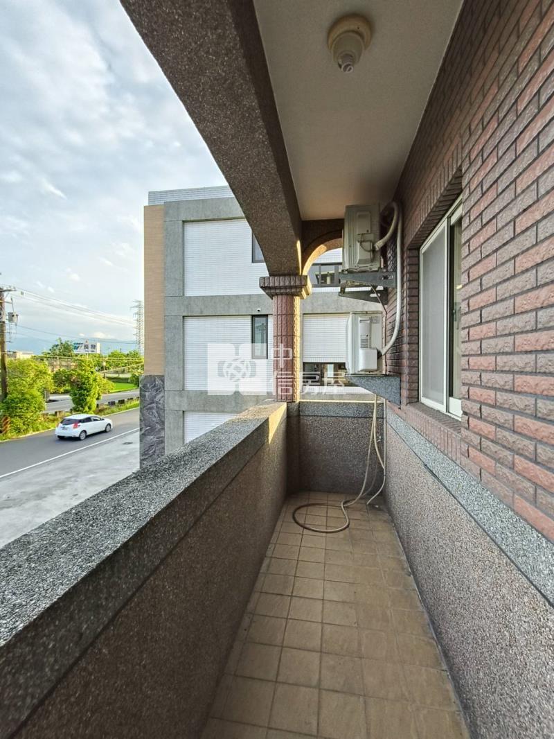 C238宜蘭員山近市區地95坪透天別墅房屋室內格局與周邊環境