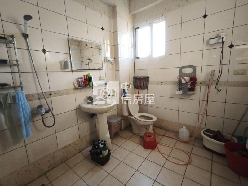 C238宜蘭員山近市區地95坪透天別墅房屋室內格局與周邊環境