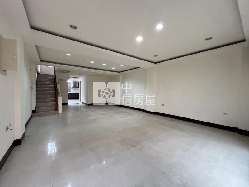 龍潭市區旁稀有7房庭院大別墅房屋室內格局與周邊環境