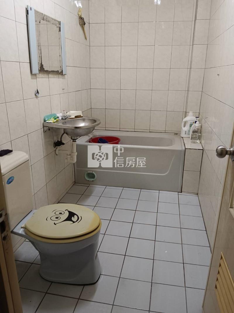 夢時代透天店住房屋室內格局與周邊環境