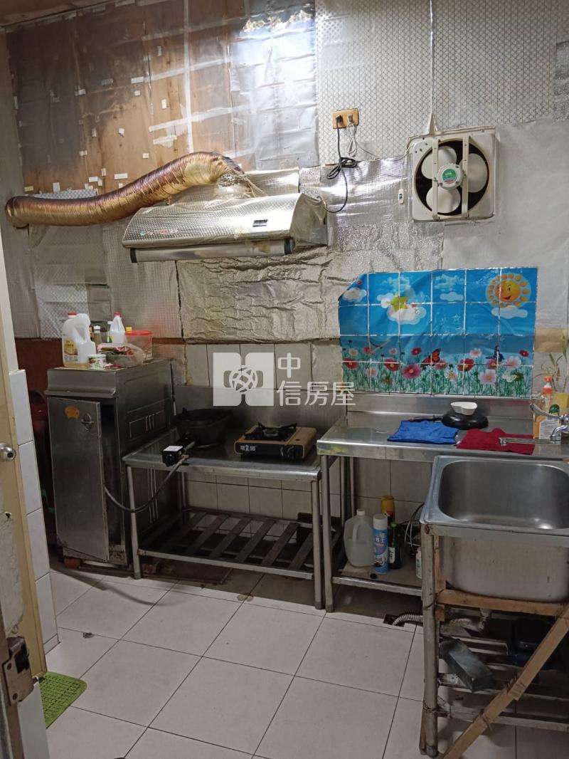 夢時代透天店住房屋室內格局與周邊環境