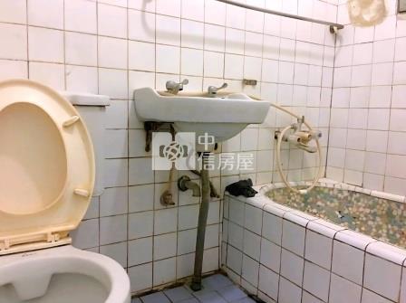 屏東房屋 縣府透天房屋室內格局與周邊環境