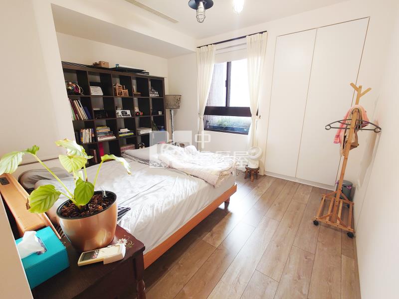 龍寶愉臻邸大2房雙平車房屋室內格局與周邊環境