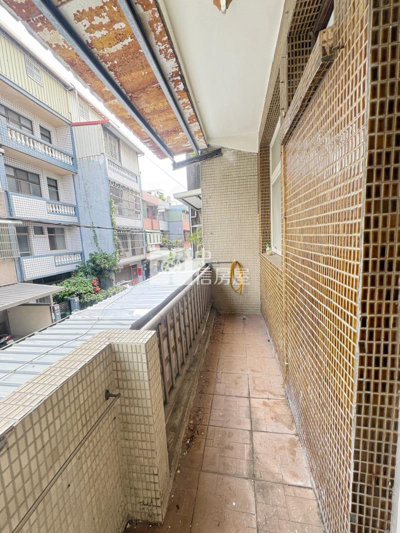 家樂福大地坪透天房屋室內格局與周邊環境